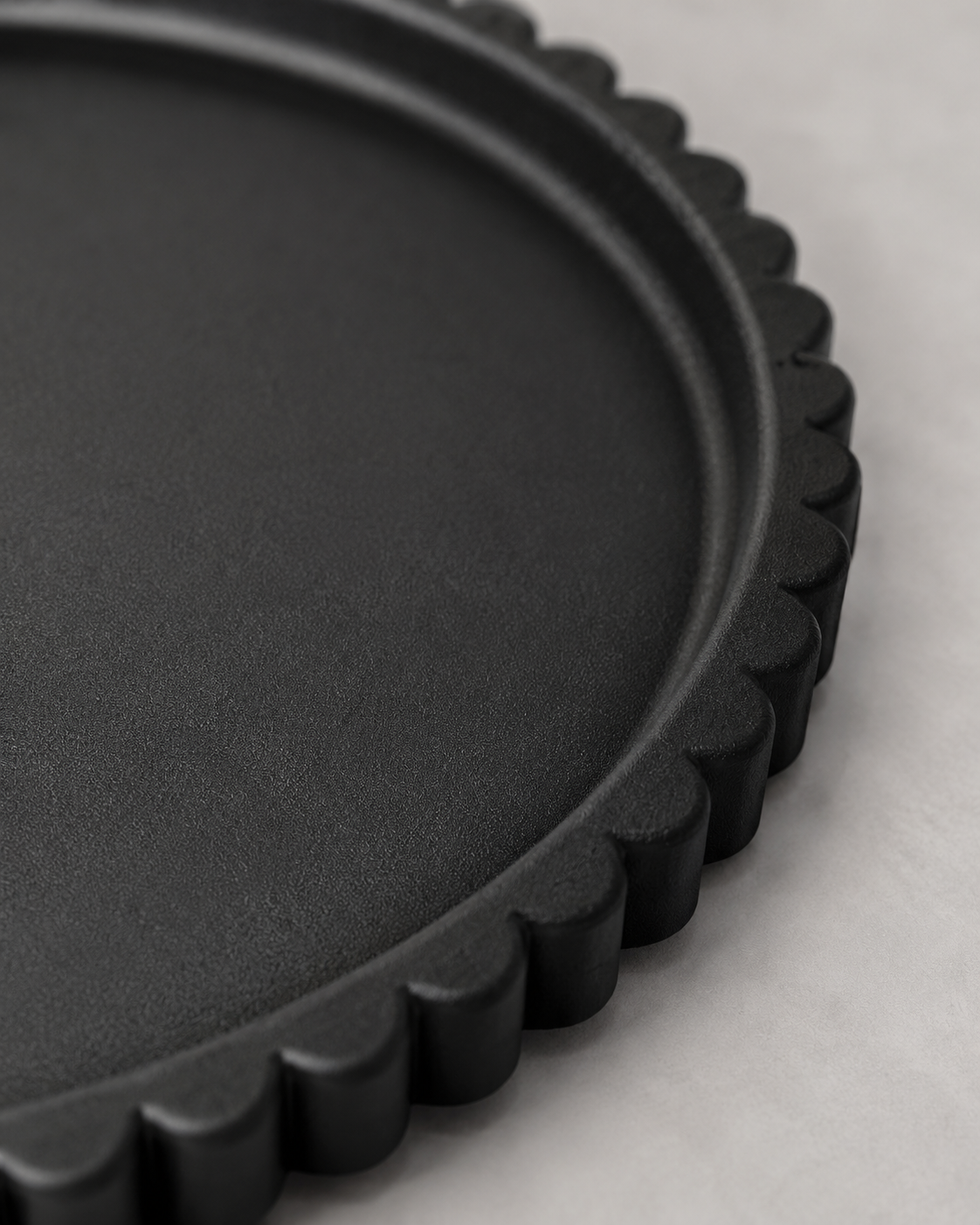 Riva Black Fluted Round Tray